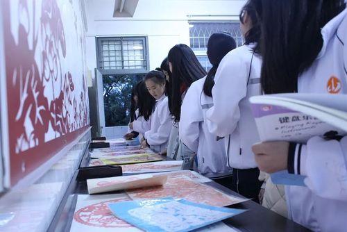 艺术节感受传统文化魅力漳州一职校组织学生参观创意剪纸作品展